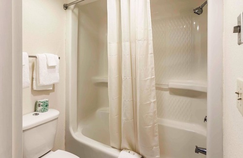 South Boston Hotel | Quality Inn South Boston - Danville East