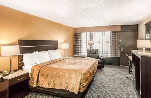 South Boston Hotel | Quality Inn South Boston - Danville East