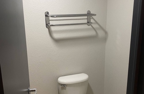 Spring Valley Hotel | Quality Inn Spring Valley - Nanuet