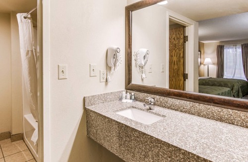 Stone Mountain Hotel | Quality Inn Stone Mountain