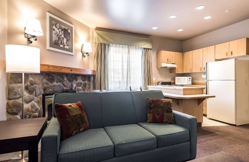 Bainbridge Island Hotel | Quality Inn & Suites Bainbridge Island