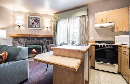 Bainbridge Island Hotel | Quality Inn & Suites Bainbridge Island