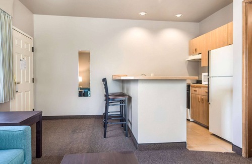 Bainbridge Island Hotel | Quality Inn & Suites Bainbridge Island