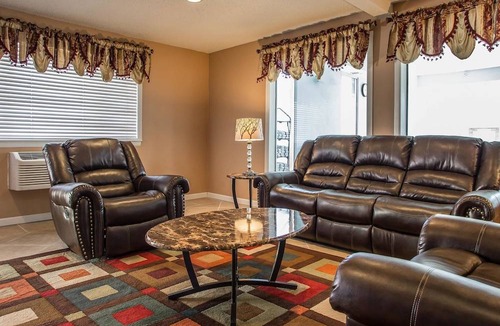 West Bend Hotel | Quality Inn & Suites