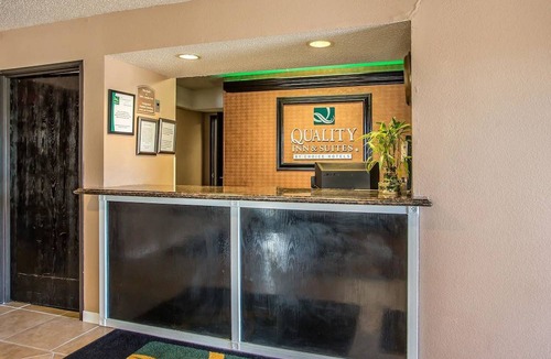 West Bend Hotel | Quality Inn & Suites