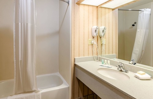 Abingdon Hotel | Quality Inn & Suites Abingdon