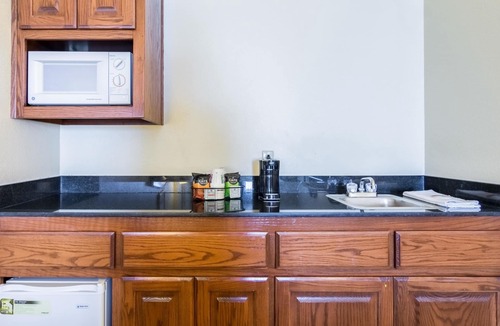 Alma Hotel | Quality Inn & Suites Alma I-40