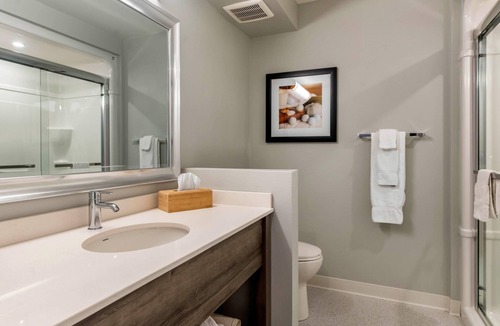 Fredericton Hotel | Quality Inn & Suites Amsterdam