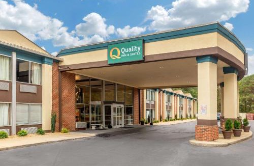 Apex Hotel | Quality Inn & Suites Apex - Holly Springs NC