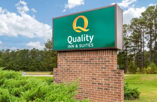Apex Hotel | Quality Inn & Suites Apex - Holly Springs NC
