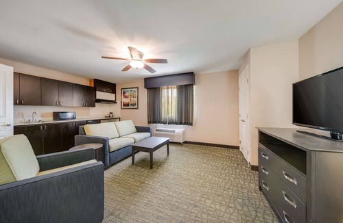 Ardmore Hotel | Quality Inn & Suites Ardmore