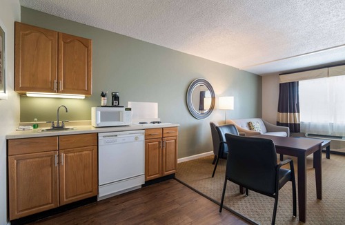 Danville Hotel | Quality Inn & Suites Auburn I-95