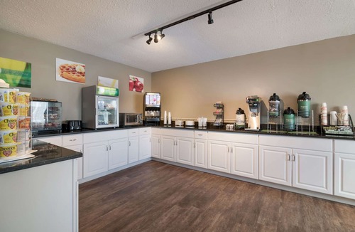 Danville Hotel | Quality Inn & Suites Auburn I-95