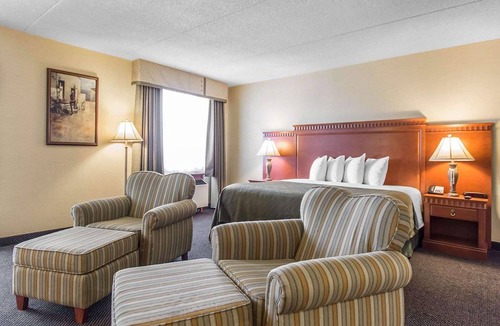 Sault Ste. Marie Hotel | Quality Inn & Suites Bay Front