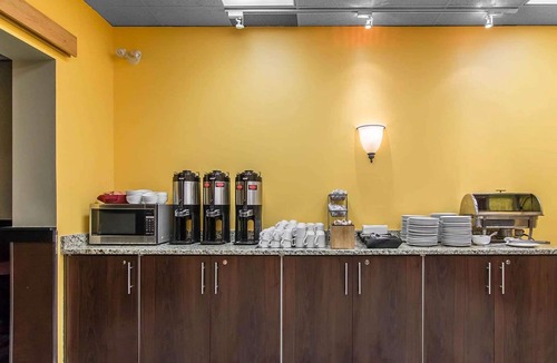 Sault Ste. Marie Hotel | Quality Inn & Suites Bay Front
