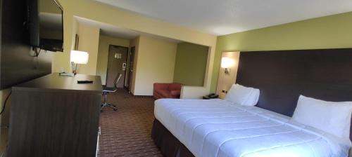Benton Harbor Hotel | Quality Inn & Suites Benton Harbor - St Joseph