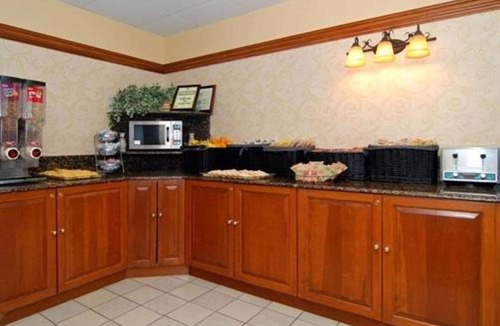 Trevose Hotel | Quality Inn & Suites Bensalem