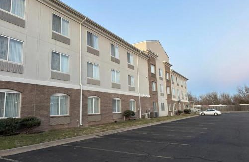 Central Oklahoma City Hotel | Quality Inn & Suites Bethany - Oklahoma City West