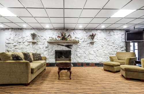 Port Crane Hotel | Quality Inn & Suites Binghamton Vestal