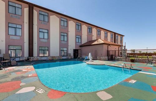 Kyle Hotel | Quality Inn & Suites Buda