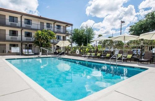 West Kissimmee Hotel | Quality Inn & Suites By the Parks