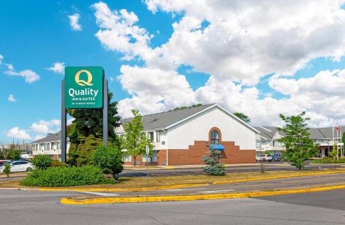 Queen Street Corridor Hotel | Quality Inn & Suites