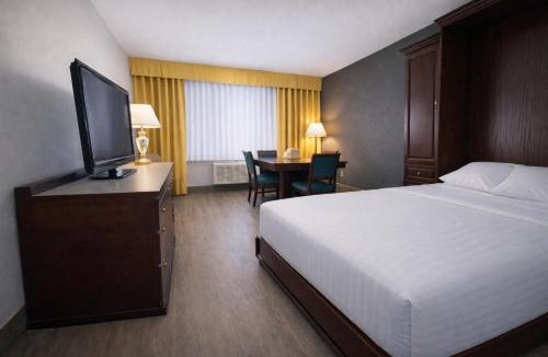 District des Promenades Hotel | Quality Inn & Suites
