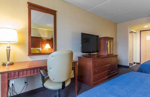 Sault Ste. Marie Hotel | Quality Inn & Suites Bay Front