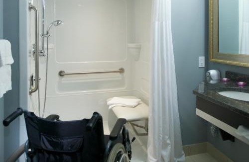 Victoriaville Hotel | Quality Inn & Suites