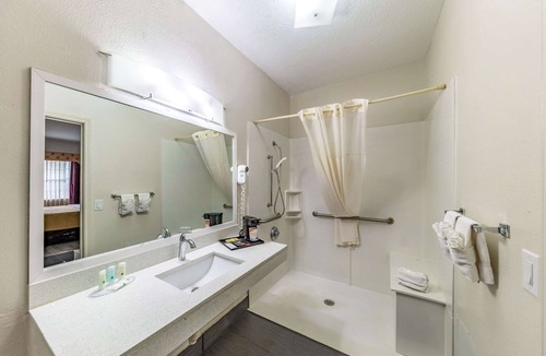 Canton Hotel | Quality Inn & Suites Canton