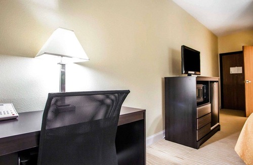 Champaign Hotel | Quality Inn & Suites Champaign North - Urbana