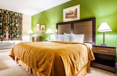 Champaign Hotel | Quality Inn & Suites Champaign North - Urbana
