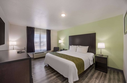 Clayton Hotel | Quality Inn & Suites Clayton, NM