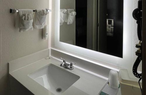 Clemmons Hotel | Quality Inn & Suites Clemmons I-40