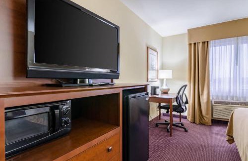 Colby Hotel | Quality Inn & Suites Colby