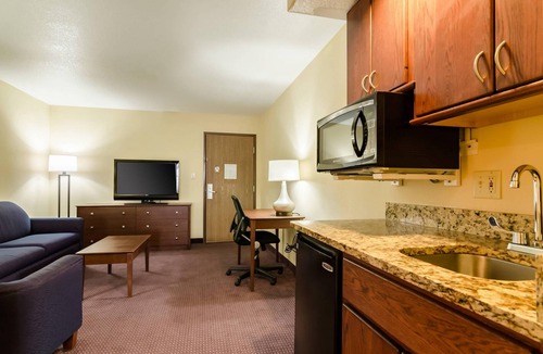 Colby Hotel | Quality Inn & Suites Colby