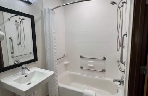 Colby Hotel | Quality Inn & Suites Colby