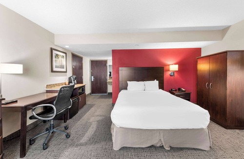 Columbus Hotel | Quality Inn & Suites Columbus