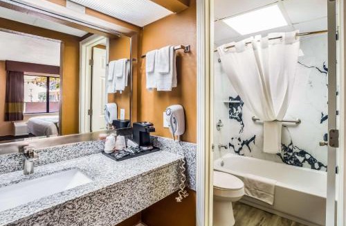 Corinth Hotel | Quality Inn & Suites Corinth West