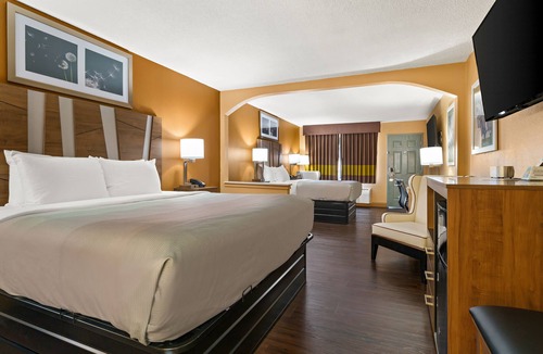 Corinth Hotel | Quality Inn & Suites Corinth West