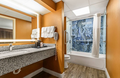 Corinth Hotel | Quality Inn & Suites Corinth West
