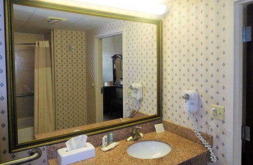 Danville Hotel | Quality Inn & Suites Danville