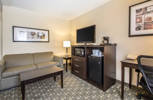 Decorah Hotel | Quality Inn & Suites Decorah