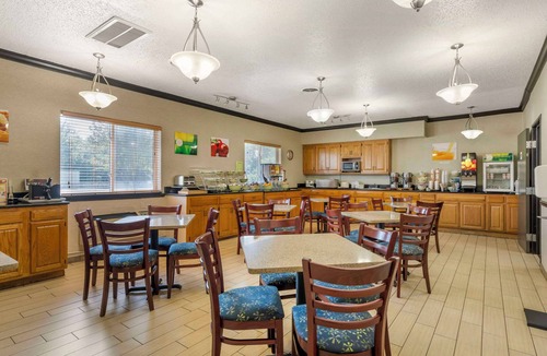 Delaware Hotel | Quality Inn & Suites Delaware South