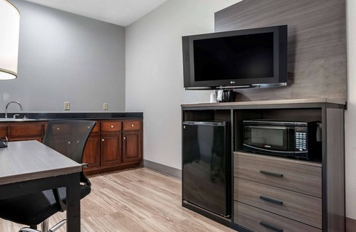 Demopolis Hotel | Quality Inn & Suites Demopolis