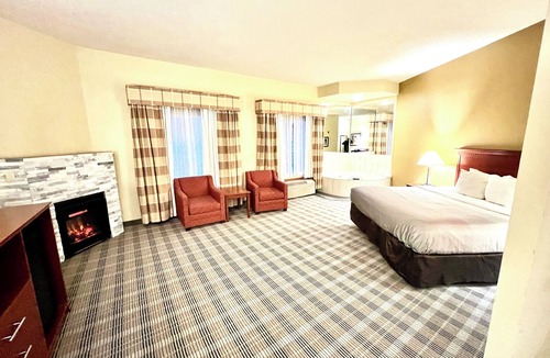 East Troy Hotel | Quality Inn & Suites East Troy I-43