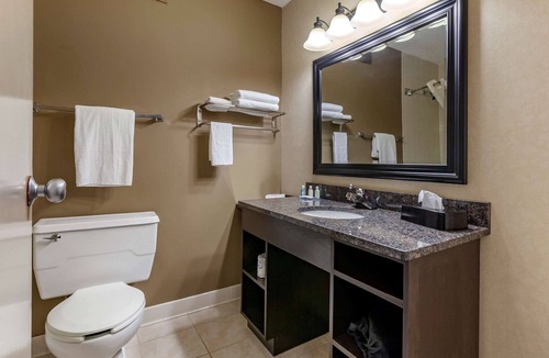 Escanaba Hotel | Quality Inn & Suites Escanaba North