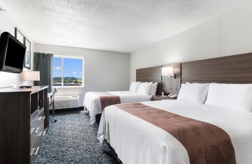 Ferdinand Hotel | Quality Inn & Suites Ferdinand