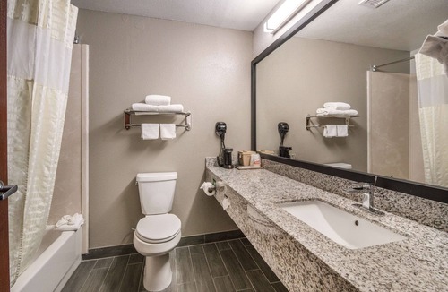 Fossil Creek Hotel | Quality Inn & Suites Fort Worth - Fossil Creek