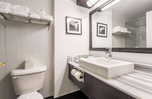 District des Promenades Hotel | Quality Inn & Suites Gatineau